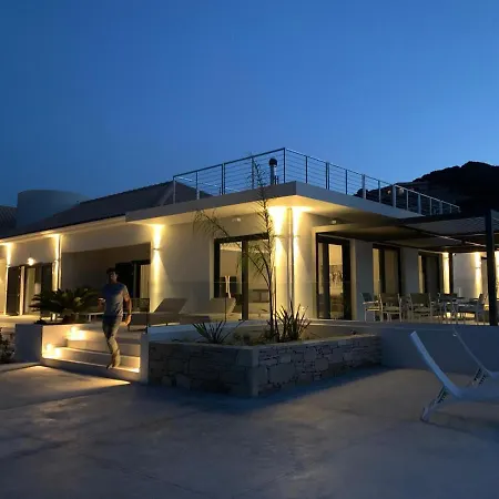 Pirgos Luxury *