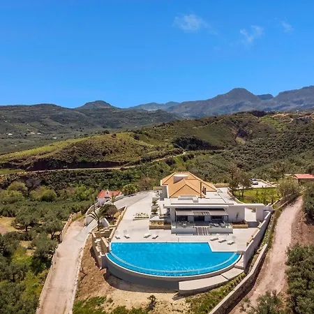 Pirgos Luxury Villa *